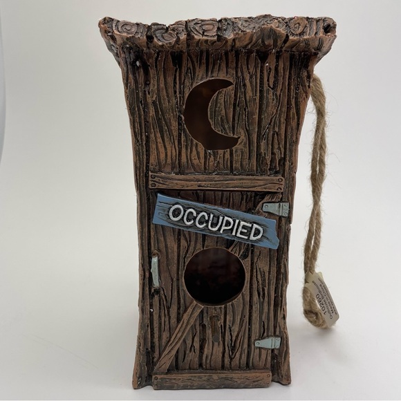 Bird House Occupied Outhouse - Picture 11 of 11